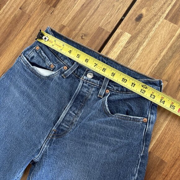 Levi's Womens 501 Button Fly Blue Denim Raw Hem Jeans Sz 28 (FITS LIKE A 26) - Picture 8 of 16